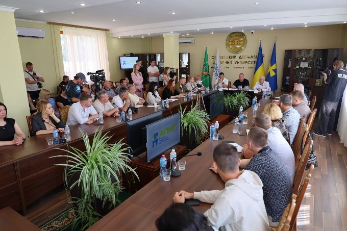 Новини Харкова: Терехов зустрівся з представниками бізнесу